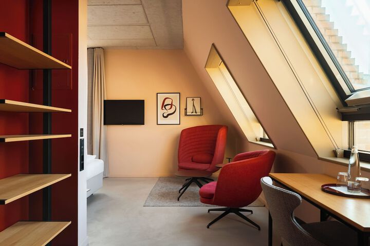 Room 49 of 112