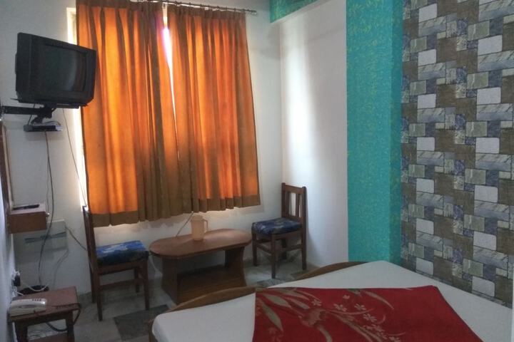 Room 8 of 36