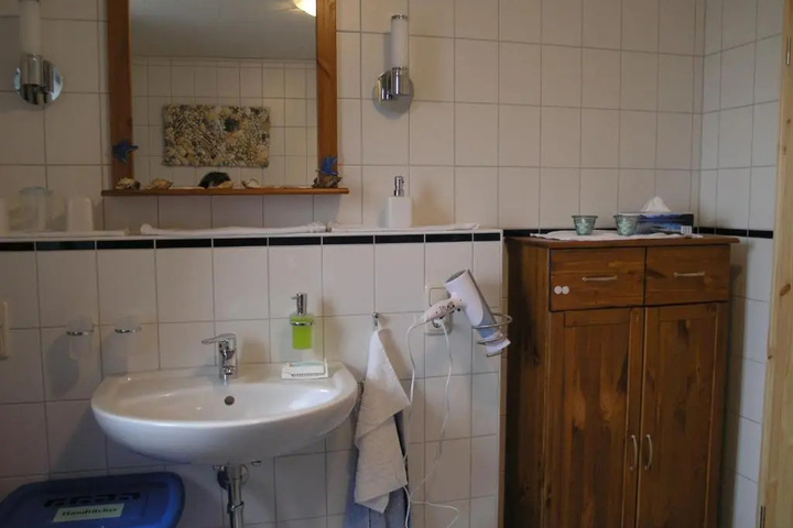 Room 7 of 17