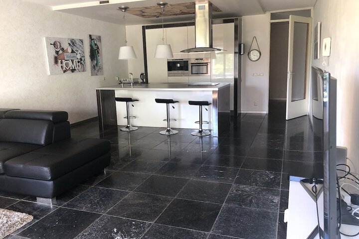 Room 2 of 18