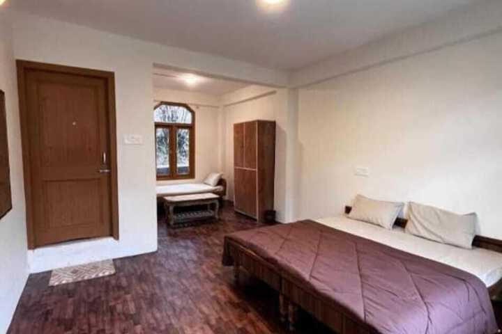 Room 5 of 15