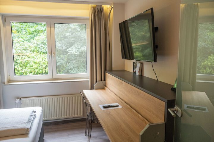 Room 5 of 26