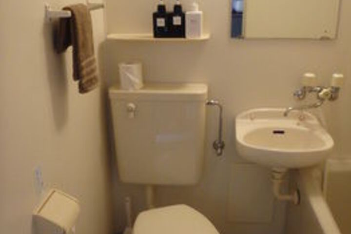 Room 2 of 22