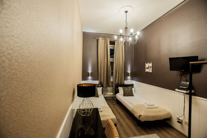 Room 32 of 94