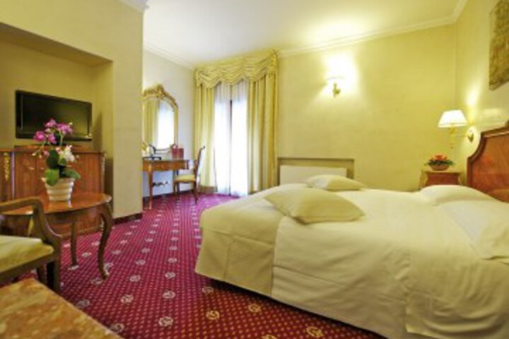 Room 7 of 70