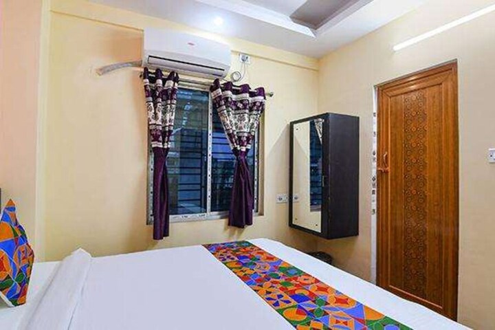 Room 17 of 34