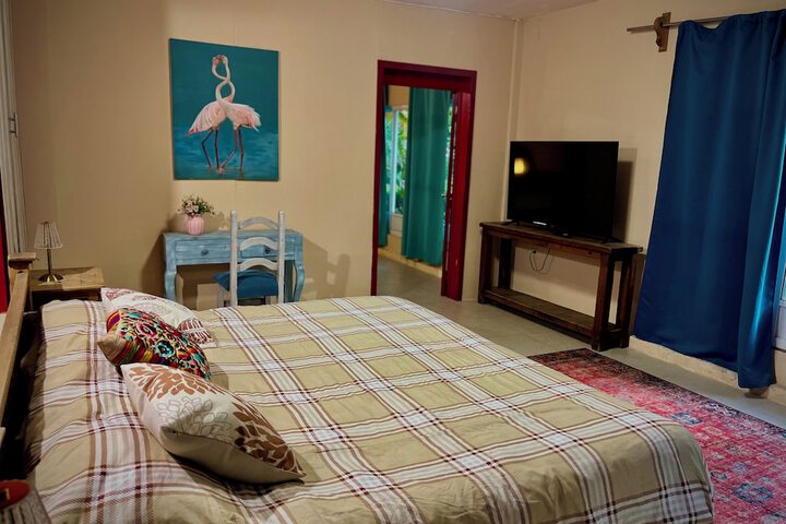 Room 13 of 36