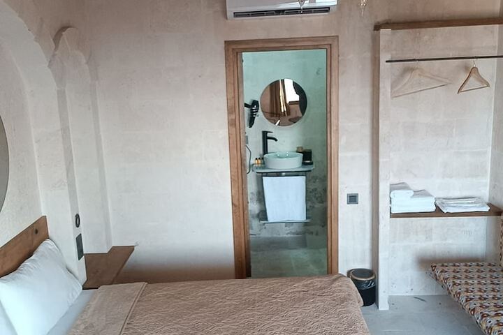 Room 25 of 88