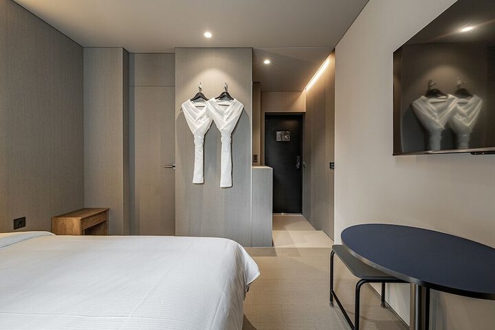 Room 19 of 36