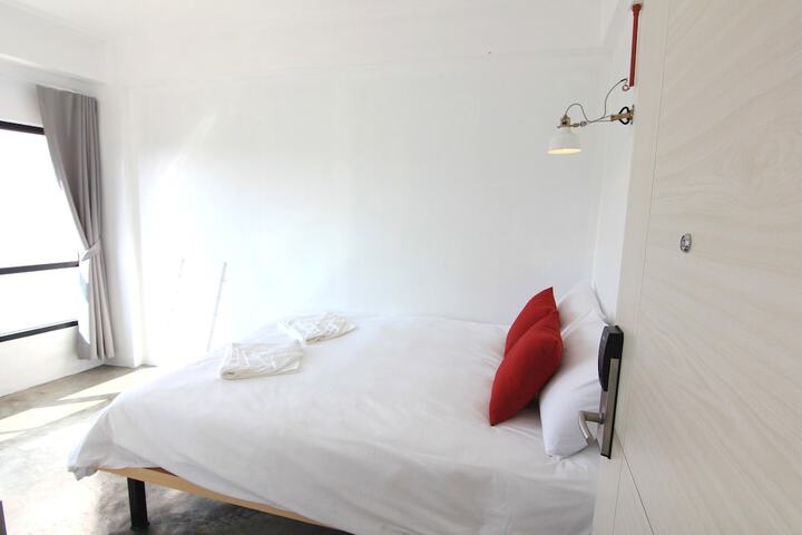 Room 12 of 50