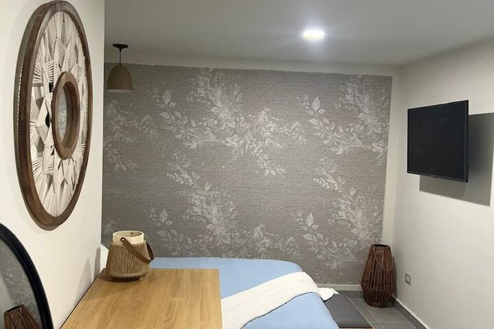 Room 9 of 24
