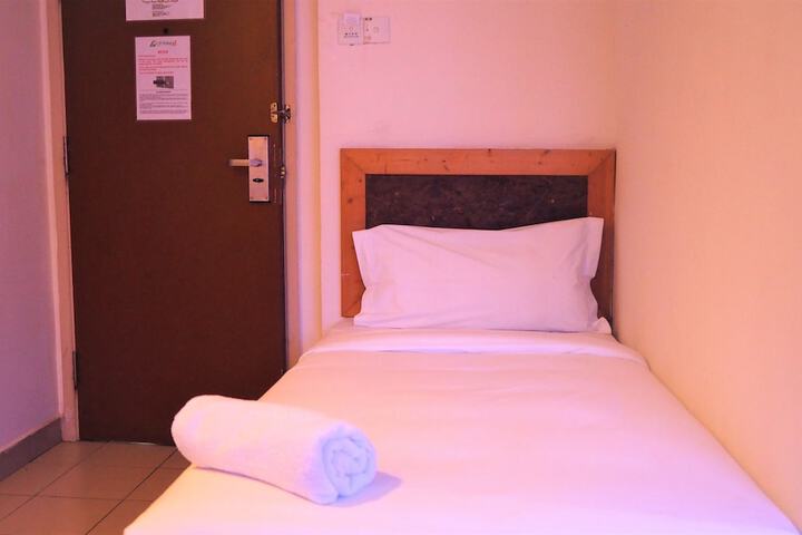 Room 9 of 52