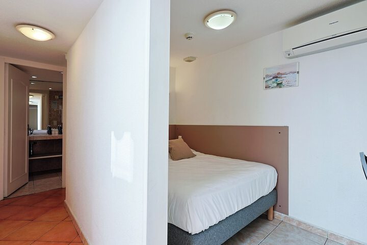 Room 16 of 54