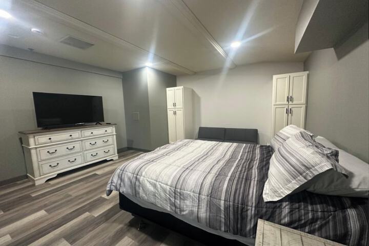 Room 8 of 16