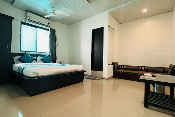 Room 3 of 11
