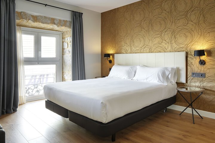 Room 15 of 29