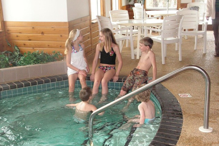 Pool 21 of 38