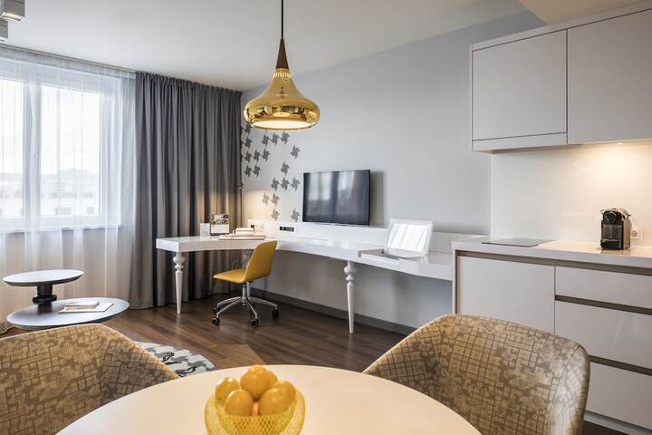 Room 13 of 46