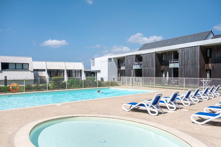 Pool Hotel