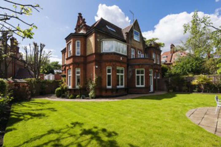 Luxurious Hampstead Home With Gorgeous Garden