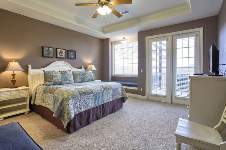 Room 10 of 98