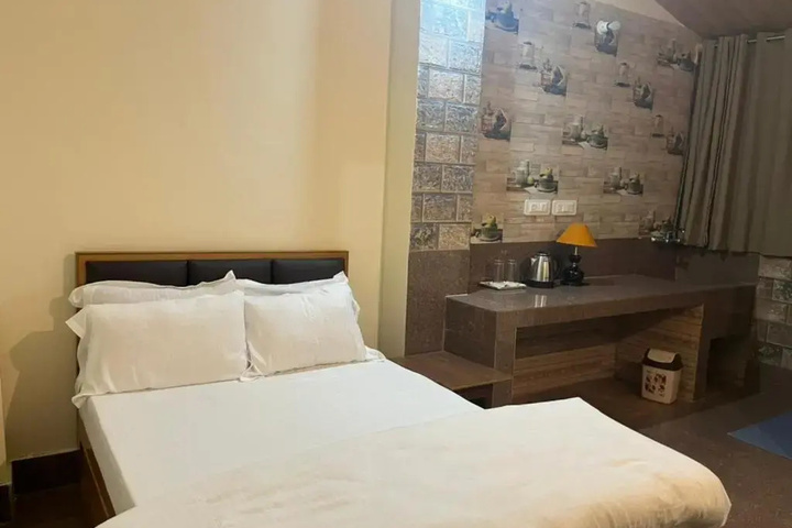 Room 6 of 7