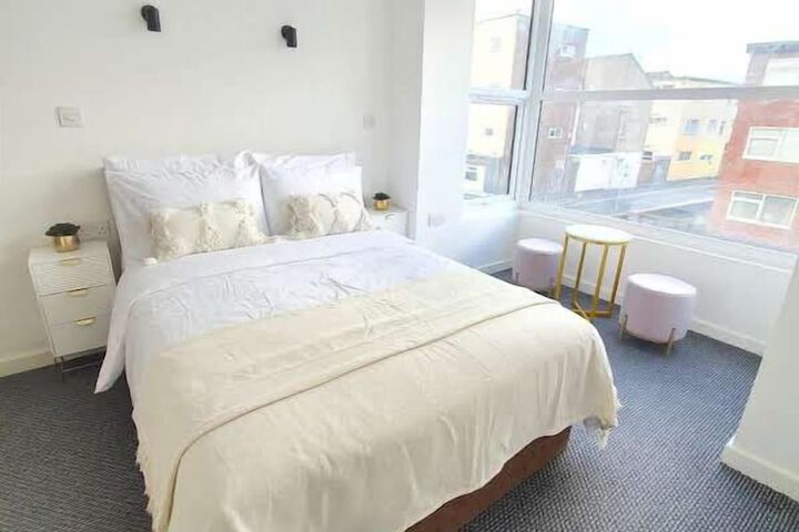 Room 4 of 23