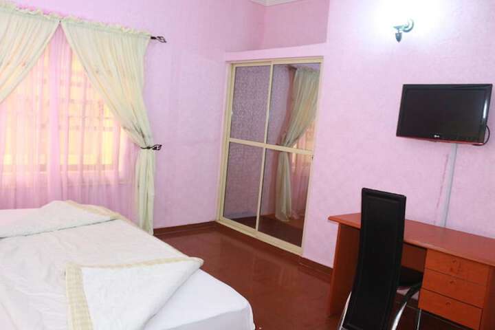 Room 19 of 68
