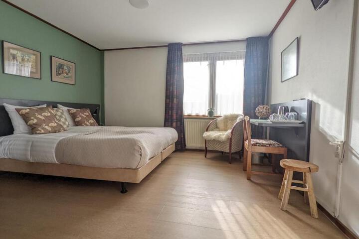 Photo 11