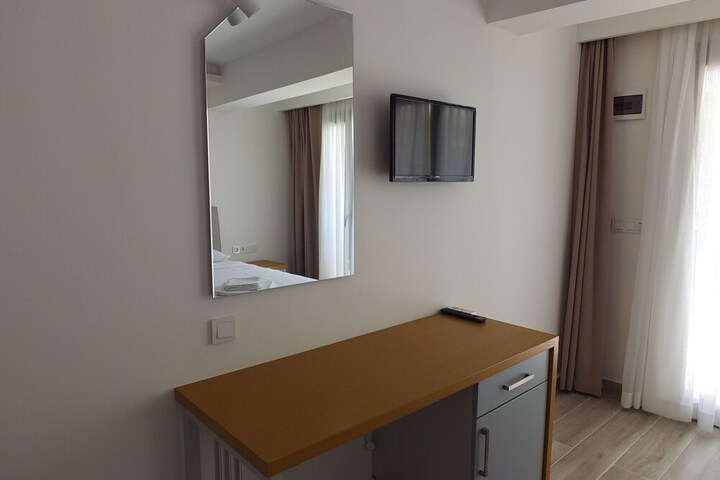 Room 17 of 74