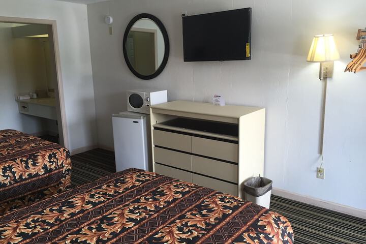 2 Double Beds (4 of 7)