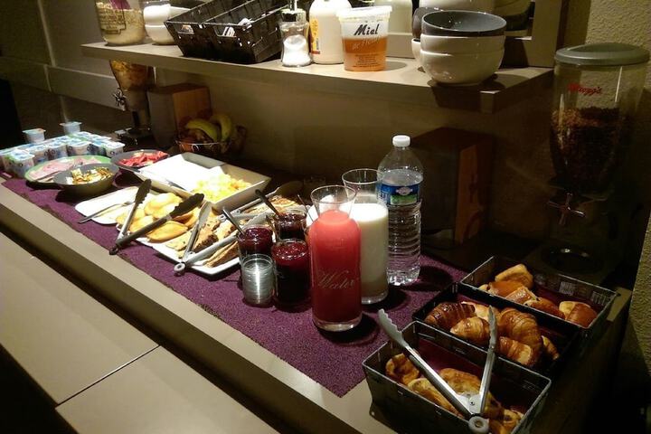 Breakfast buffet