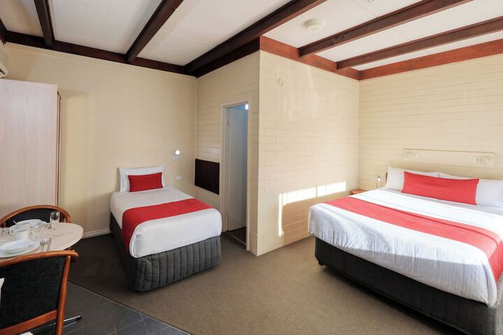 Room 8 of 28