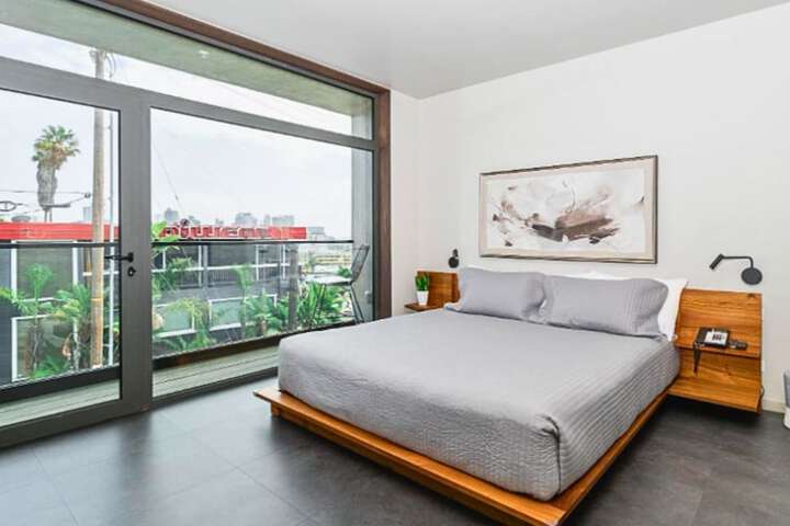 Room 6 of 50