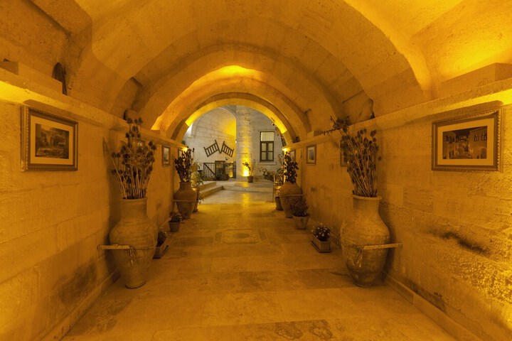 Hotel 2 of 83