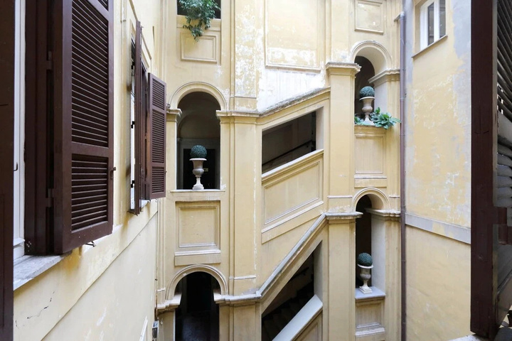 Spanish Steps House