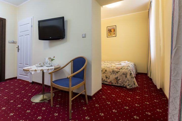 Room 12 of 40