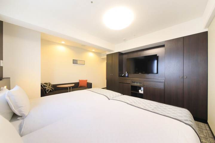 Room 19 of 82