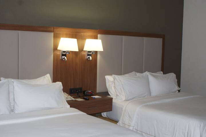 Room 4 of 61