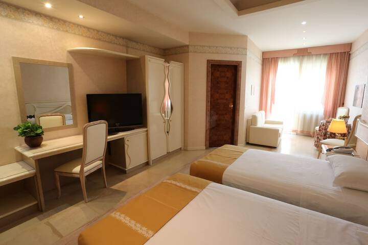 Room 15 of 43