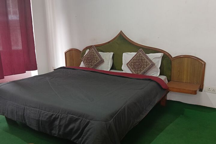 Room 12 of 26