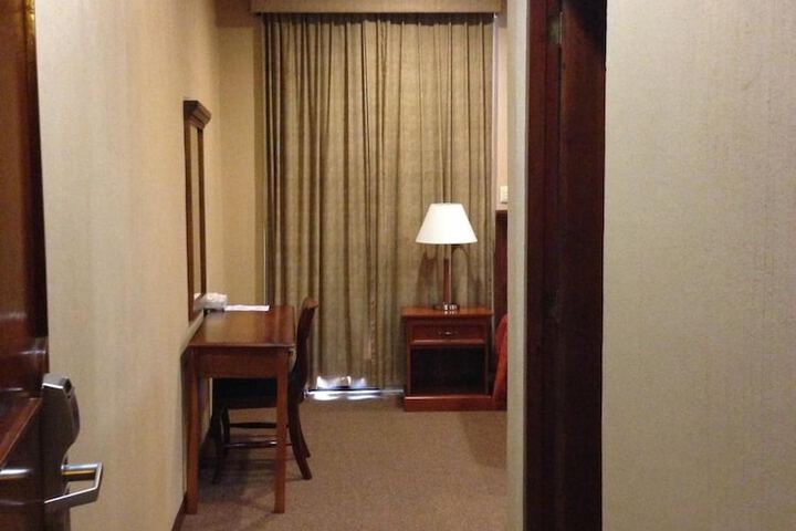 Room 5 of 49