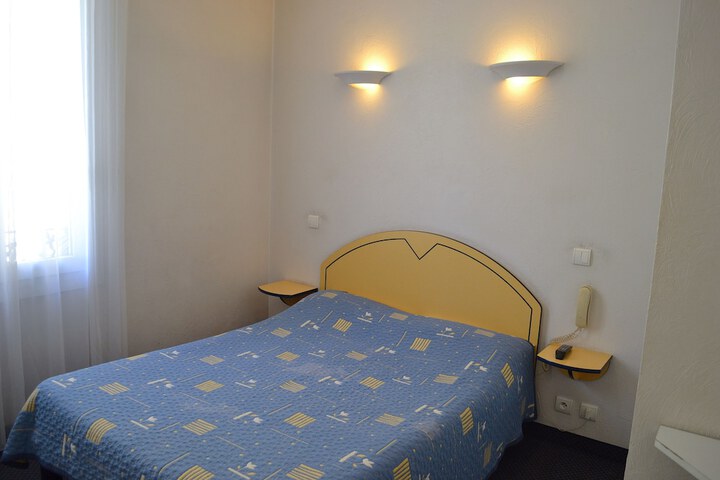 Room 9 of 47