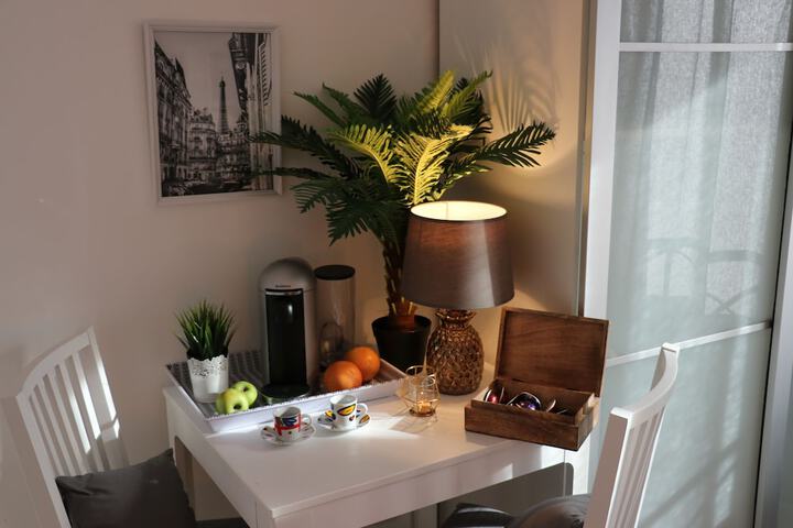 Room 8 of 28