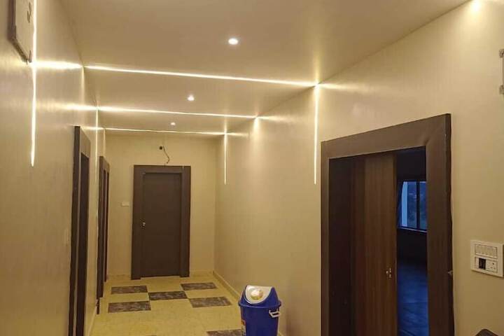 Room 17 of 28