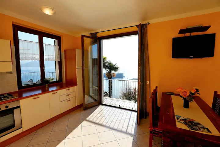 Terrace/Patio 6 of 16