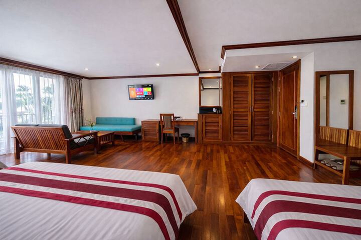 Room 25 of 123