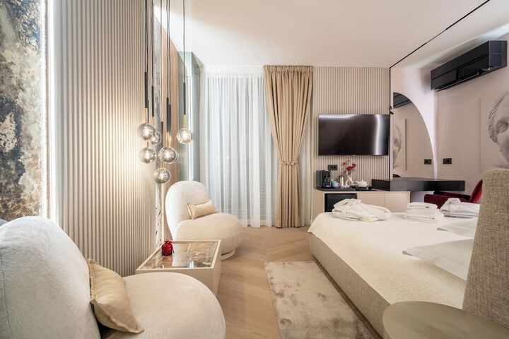 Room 4 of 45