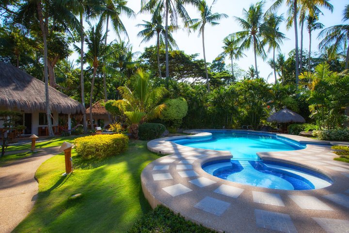 Hotel with Pool