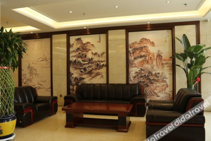 Junhui Holiday Hotel